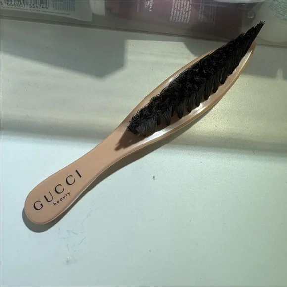 Gucci Beauty Brush - Picture 2 of 4